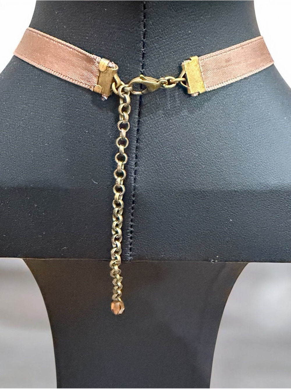 Vintage Extasia Hand-Pressed Bavarian Glass Intaglio Silk Ribbon Choker Necklace - Picture 2 of 7